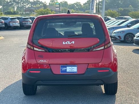 Used 2022 Kia Soul S FWD image 4