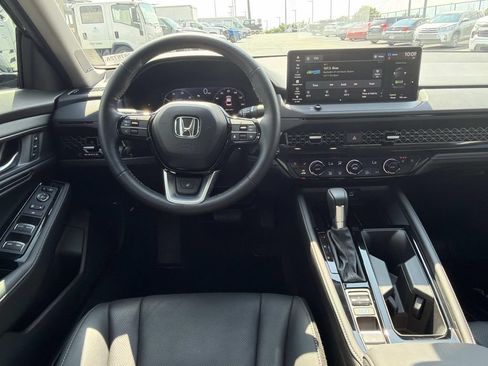 Used 2025 Honda Accord Touring image 16
