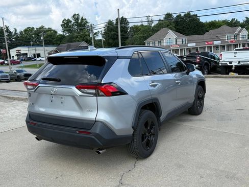 Used 2022 Toyota RAV4 XLE FWD image 6