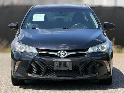 Used 2016 Toyota Camry SE image 5