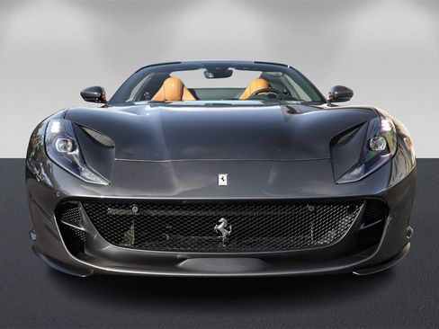 Certified 2022 Ferrari 812 GTS Base image 8