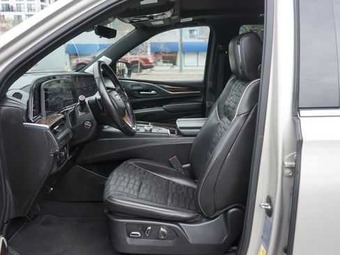 Used 2021 Cadillac Escalade Premium Luxury Platinum image 18