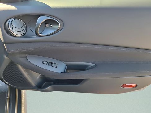 Used 2025 Nissan Z Sport w/ Floor Mat Package image 27