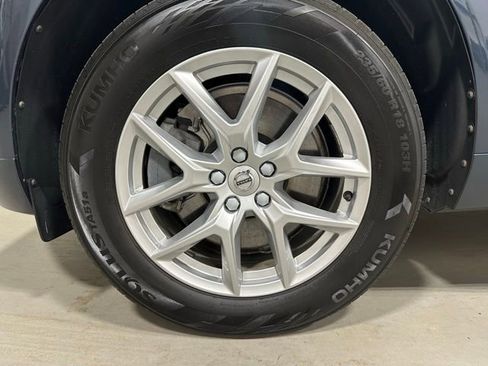 Used 2021 Volvo XC60 T6 Momentum AWD/4WD image 24