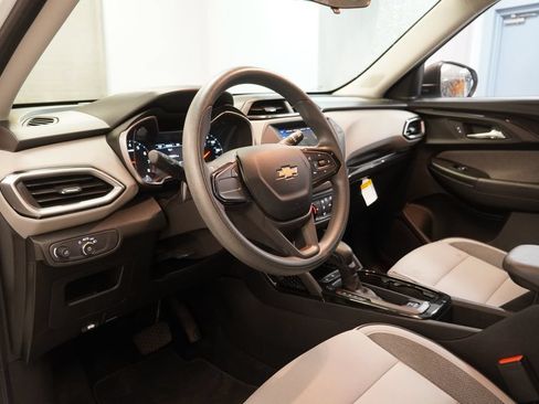 Used 2021 Chevrolet TrailBlazer LS FWD image 6