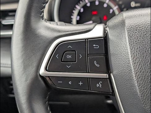 Used 2023 Toyota Highlander XLE image 15