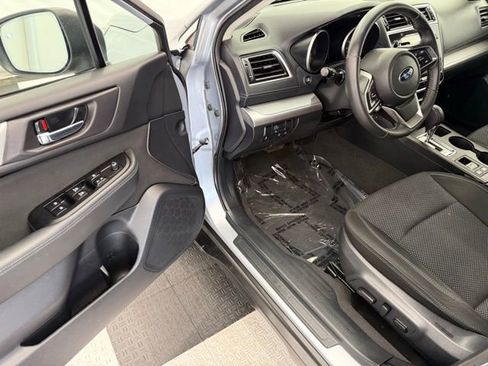 Used 2019 Subaru Outback 2.5i Premium AWD/4WD image 30