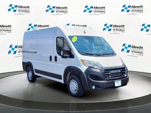 Used 2024 RAM ProMaster 2500 w/ Convenience Group FWD image 7