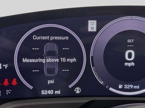 Used 2025 Porsche Taycan image 14