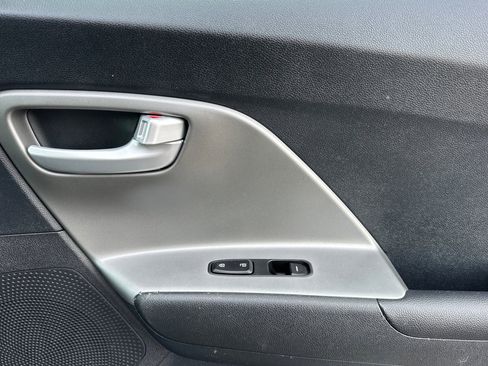 Used 2019 Kia Niro LX image 18