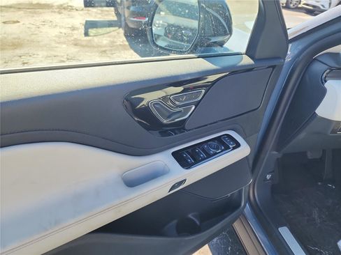 New 2026 Lincoln Aviator 2WD image 12