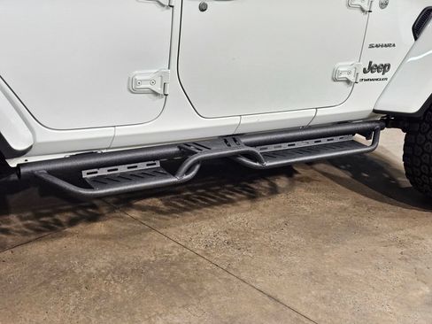 Used 2024 Jeep Wrangler Unlimited Sahara AWD/4WD image 36