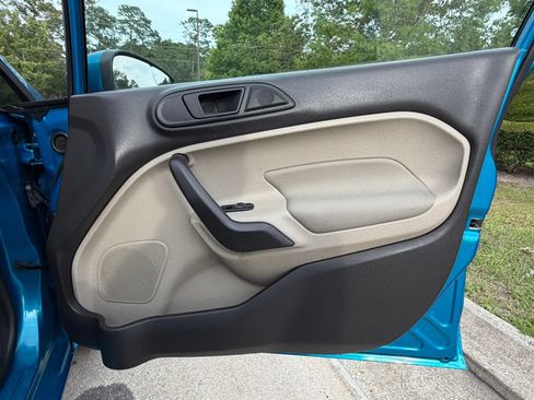 Used 2017 Ford Fiesta SE FWD image 32
