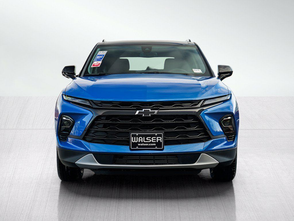 New 2026 Chevrolet Blazer LT w/ Convenience Package AWD/4WD image 2