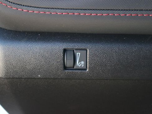 Used 2023 Chevrolet Colorado Z71 w/ Z71 Convenience Package 2 image 30