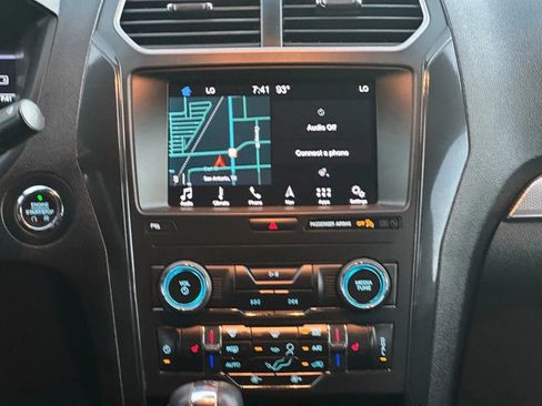 Used 2019 Ford Explorer XLT w/ Equipment Group 202A FWD image 14