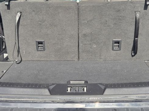 Used 2023 Ford Explorer XLT image 34