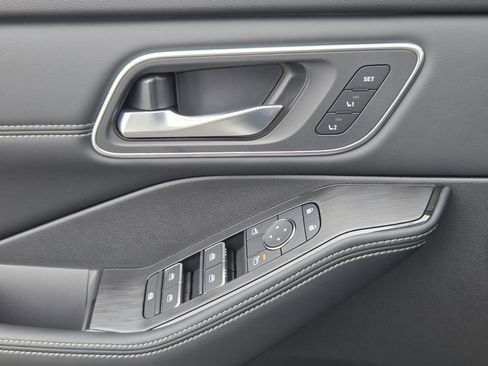 New 2026 Nissan Rogue Platinum image 24