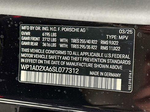 Certified 2025 Porsche Macan Electric RWD image 32