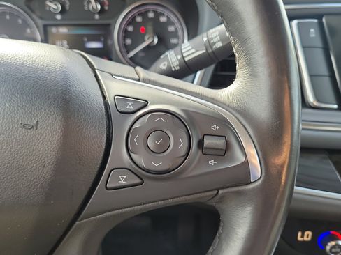 Used 2018 Buick Enclave Essence image 14