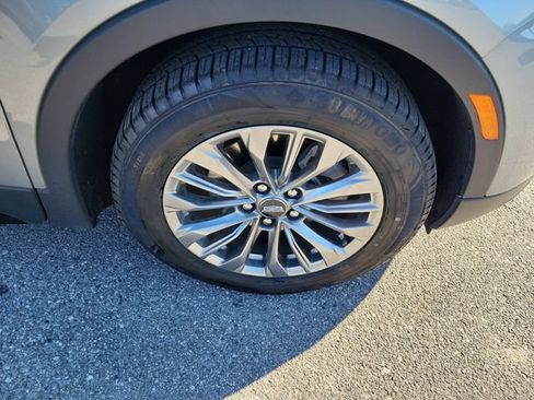Used 2024 Cadillac XT4 Premium Luxury FWD image 6