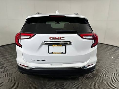 Used 2024 GMC Terrain SLT image 4