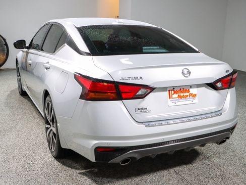 Used 2021 Nissan Altima 2.5 SR FWD image 9