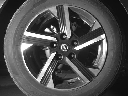 Used 2025 Nissan Sentra SV FWD image 15