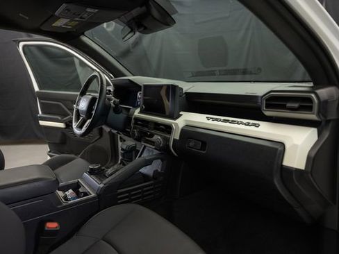 Used 2024 Toyota Tacoma TRD Off-Road image 20