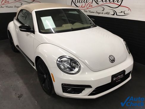 Used 2013 Volkswagen Beetle 2.0T image 13