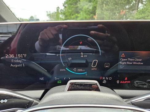 New 2025 Cadillac Optiq Sport 2 AWD/4WD image 30