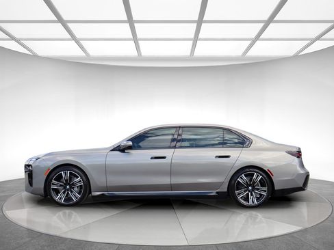 Used 2023 BMW i7 xDrive60 AWD/4WD image 5