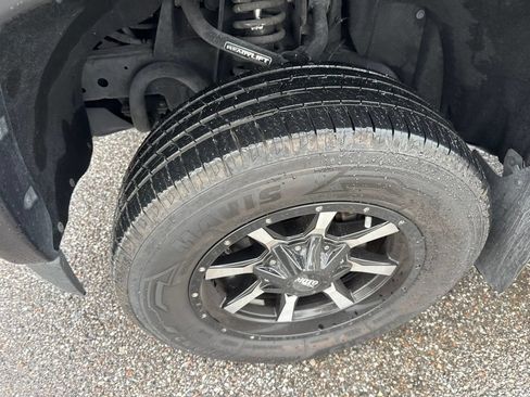 Used 2019 Chevrolet Colorado Z71 RWD image 9