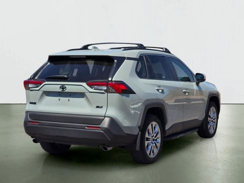 Used 2023 Toyota RAV4 XLE Premium FWD image 6