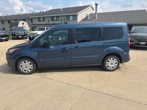Used 2022 Ford Transit Connect XLT image 2