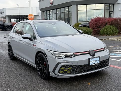 Used 2022 Volkswagen GTI SE image 2
