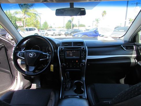 Used 2015 Toyota Camry SE FWD image 28