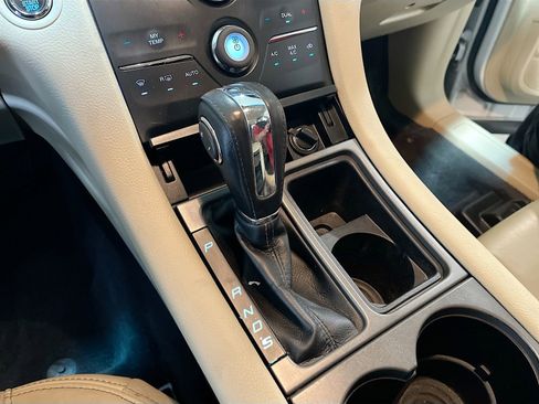 Used 2018 Ford Taurus SEL w/ Equipment Group 201A image 16