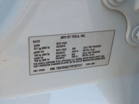 Used 2023 Tesla Model Y AWD image 28