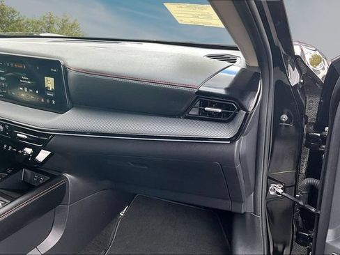 Certified 2025 Nissan Kicks SR AWD/4WD image 25