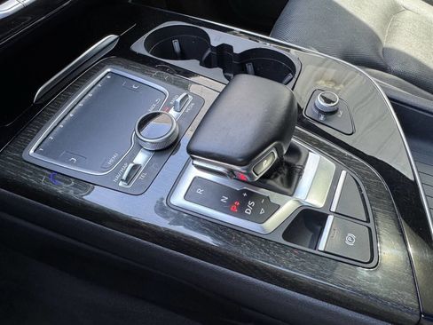 Used 2017 Audi Q7 2.0T Premium Plus w/ Premium Plus Package image 17