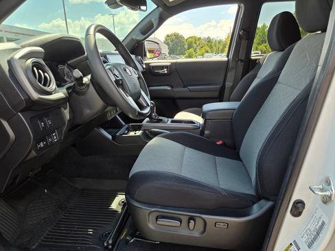 Used 2023 Toyota Tacoma TRD Sport w/ Advanced Technology Package AWD/4WD image 5