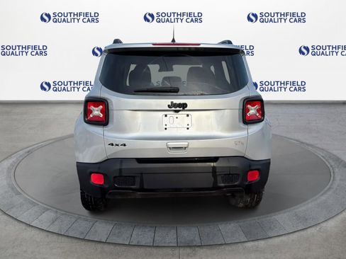 Used 2018 Jeep Renegade Altitude AWD/4WD image 5