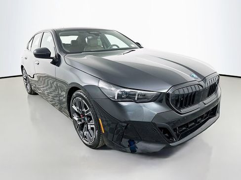 New 2026 BMW i5 eDrive40 w/ M Sport Package image 3