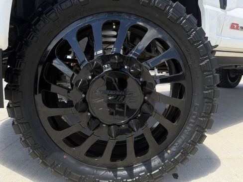 Used 2025 Ford F350 Platinum AWD/4WD image 9