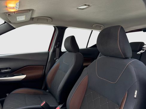 Used 2018 Nissan Kicks SR FWD image 15
