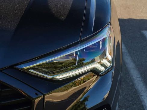 New 2025 Audi Q3 2.0T Premium image 6