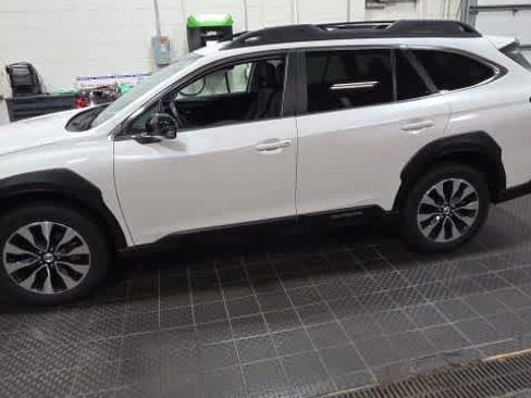 Used 2024 Subaru Outback Limited AWD/4WD image 5