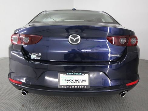 Used 2019 MAZDA MAZDA3 Sedan w/ Preferred Package FWD image 8