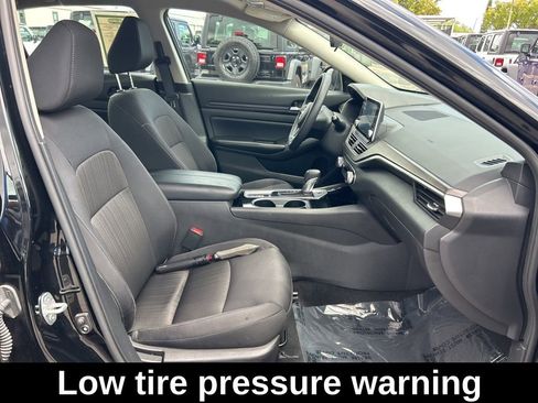 Used 2024 Nissan Altima 2.5 SV AWD/4WD image 21